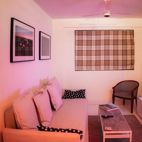 Studio apartment near Carters